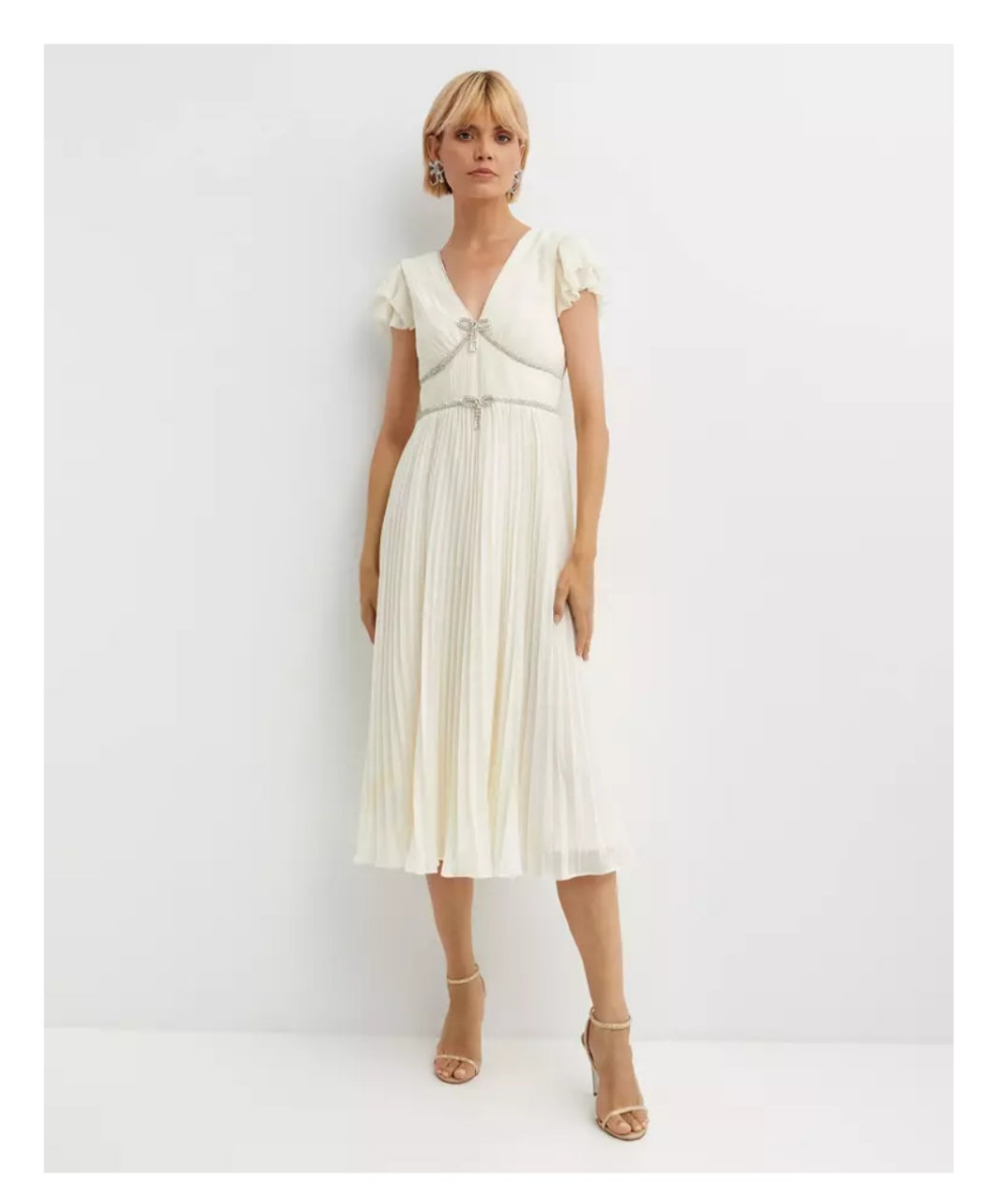 Vestido midi plisado hueso