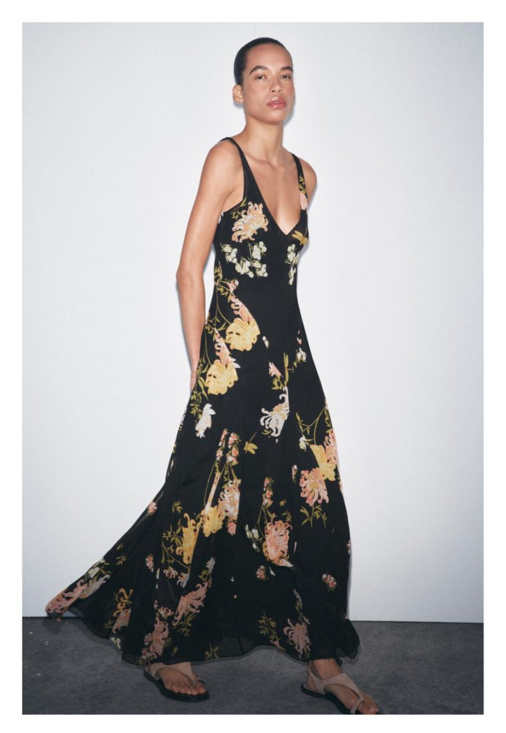 Vestido negro floreado gasa