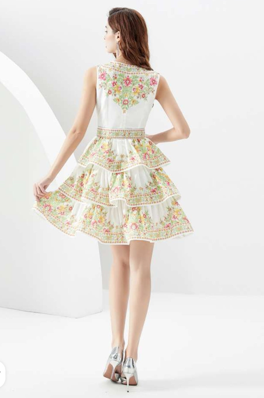 Vestido blanco corto flores