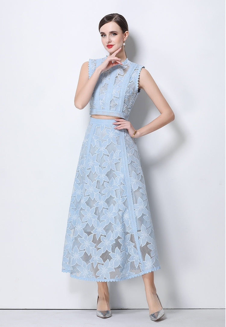 Conjunto blusa y falda azul cielo