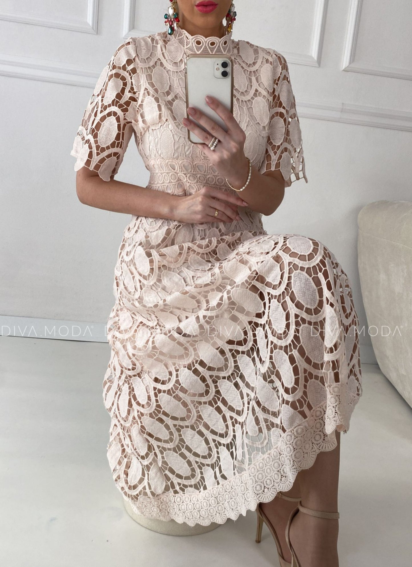 Vestido encaje color paté
