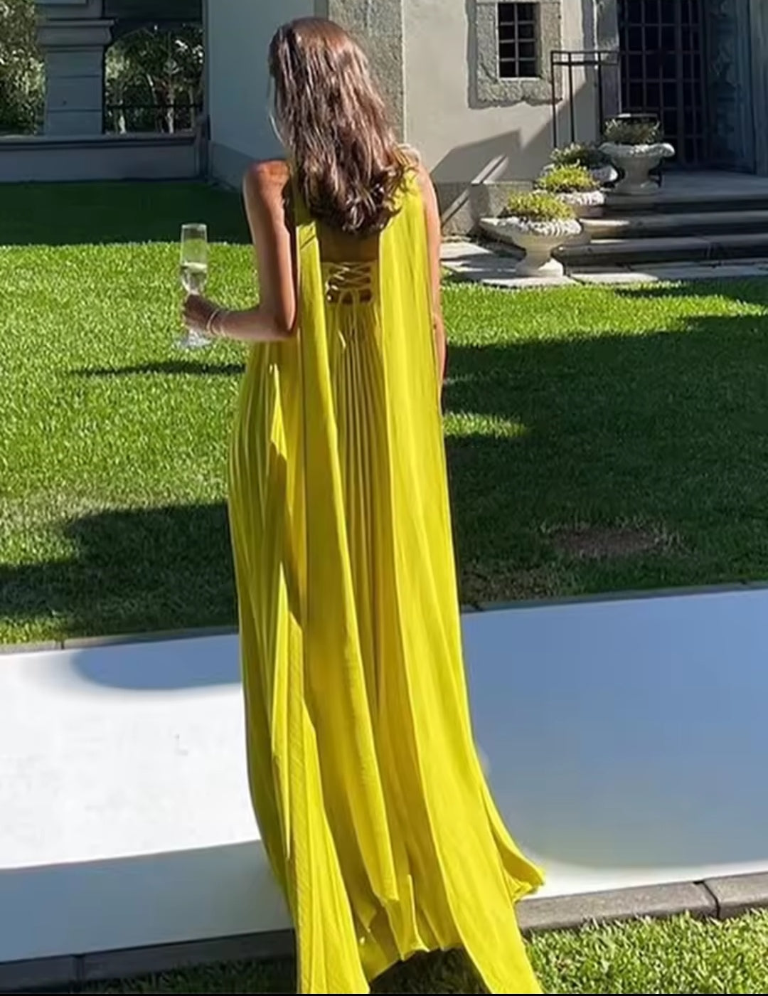 Vestido amarillo strapless