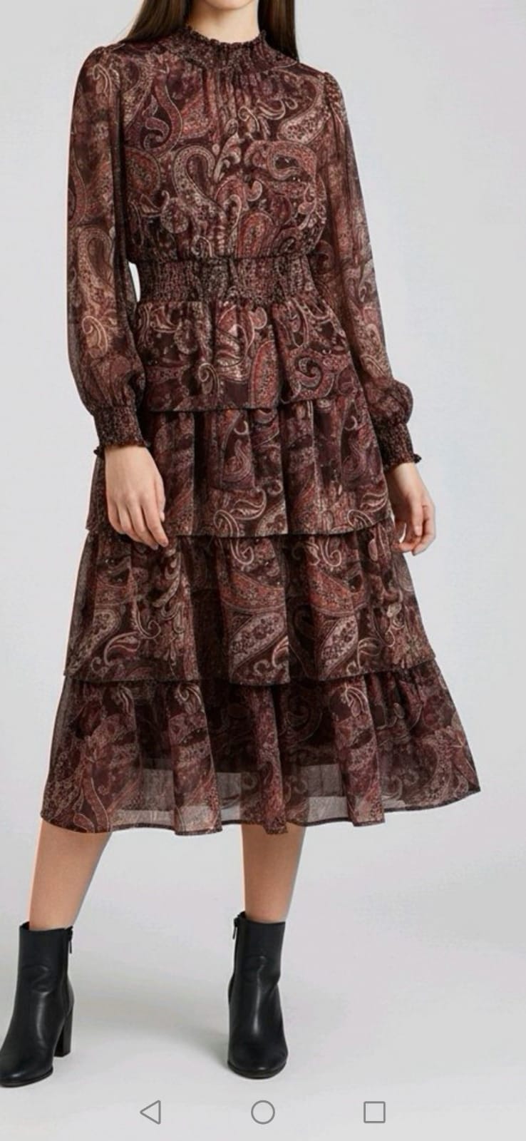 Vestido café estampado midi