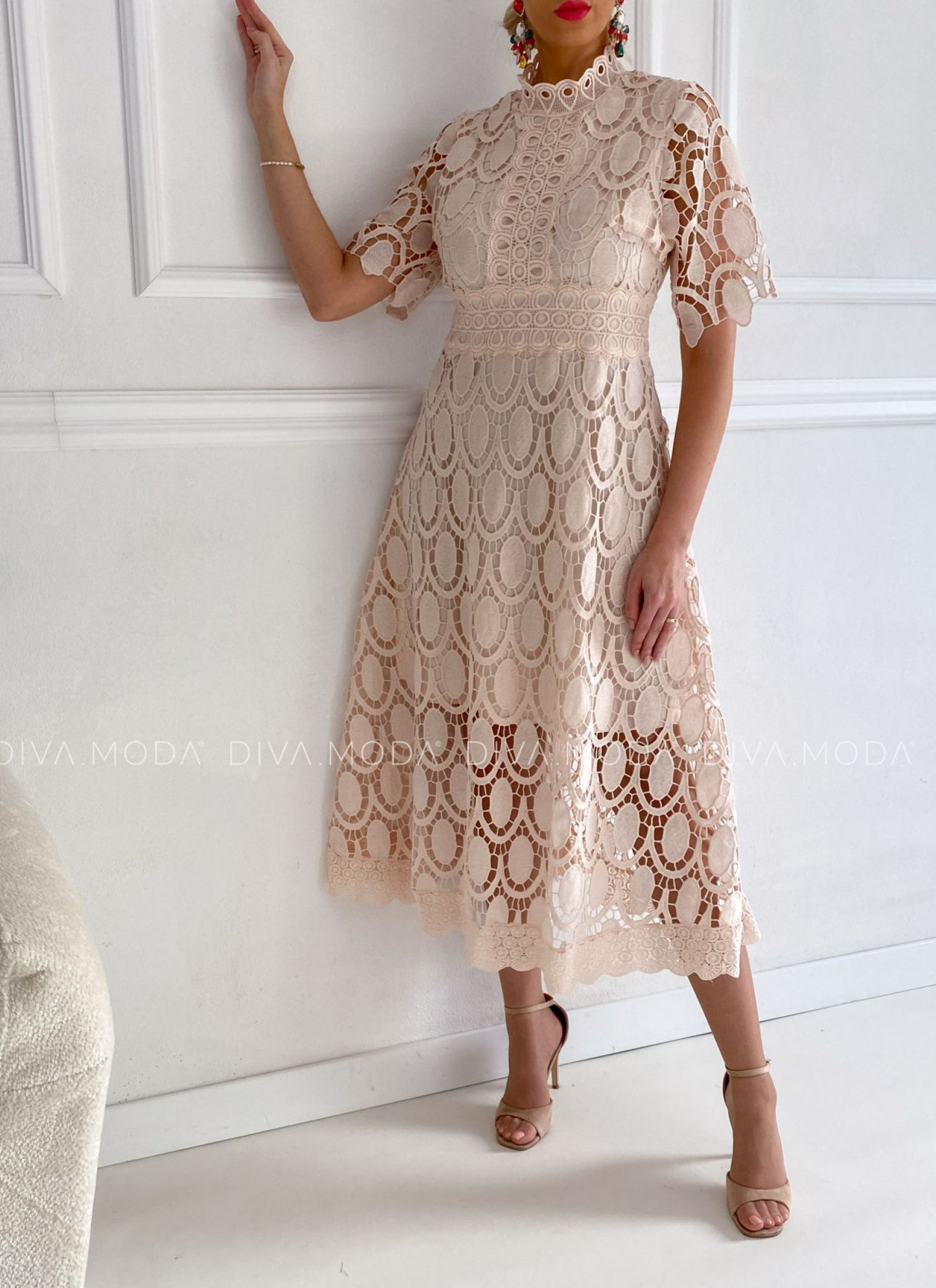 Vestido encaje color paté