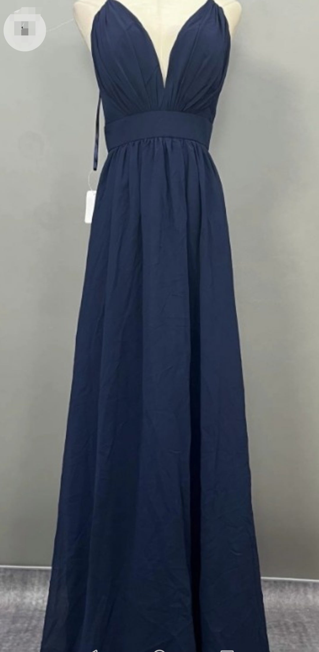 Vestido azul marino escote pronunciado