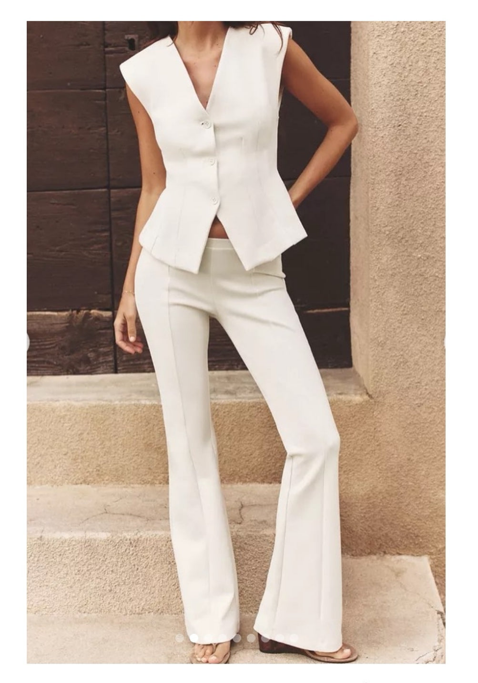 Conjunto chaleco y pantalón beige