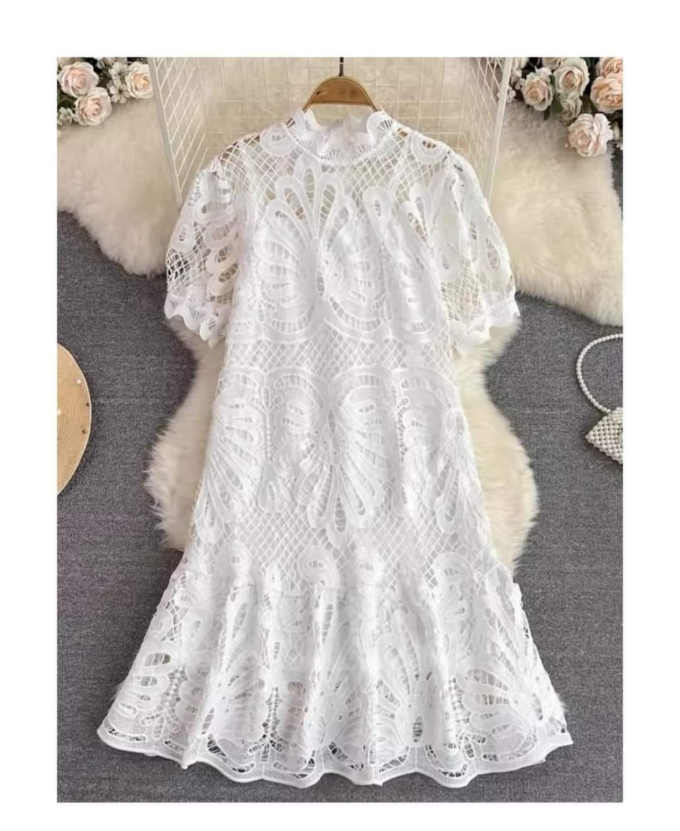 Vestido blanco gipiur corto