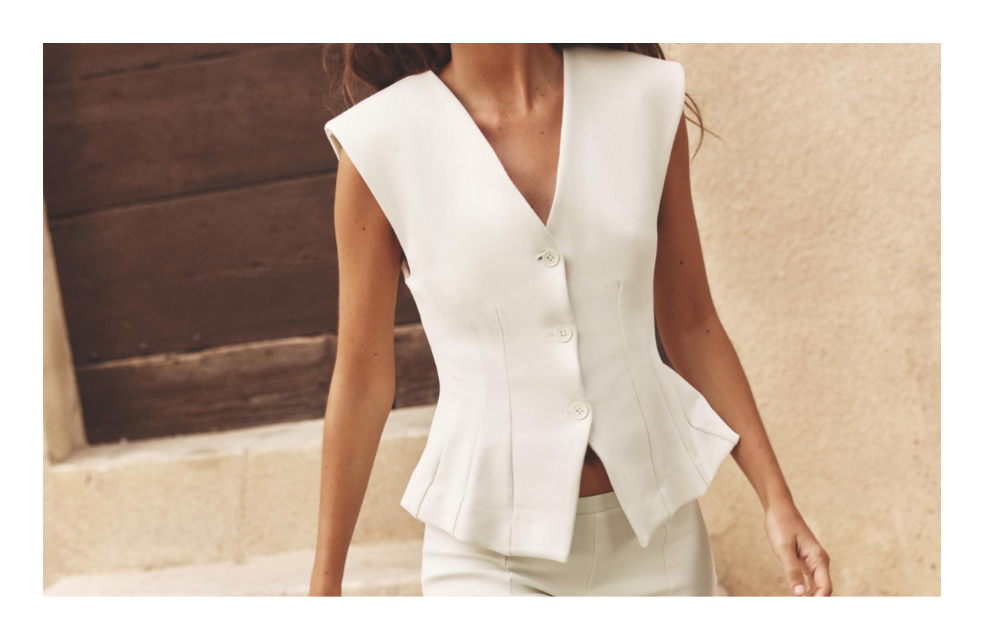 Conjunto chaleco y pantalón beige