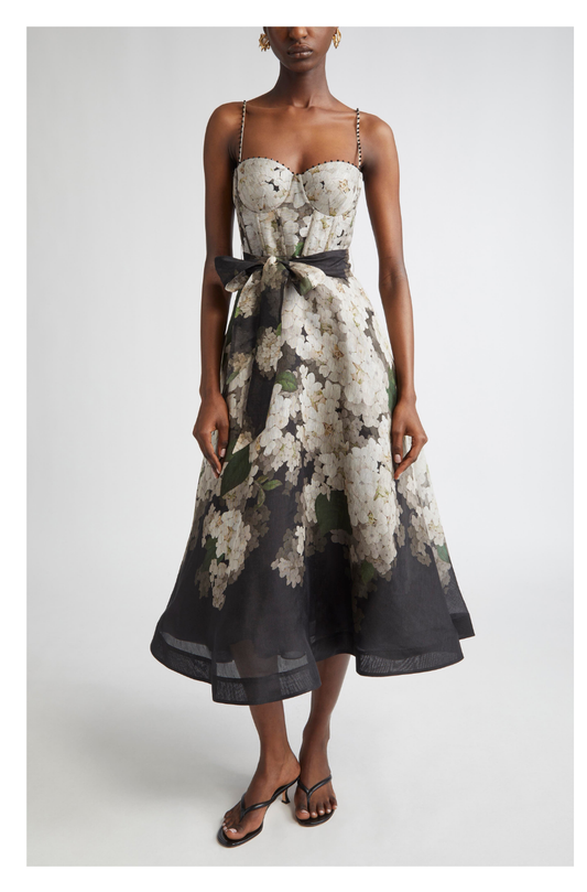 Vestido strapless tirantes negeo con flores blancas