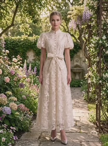 Vestido beige flores grabadas