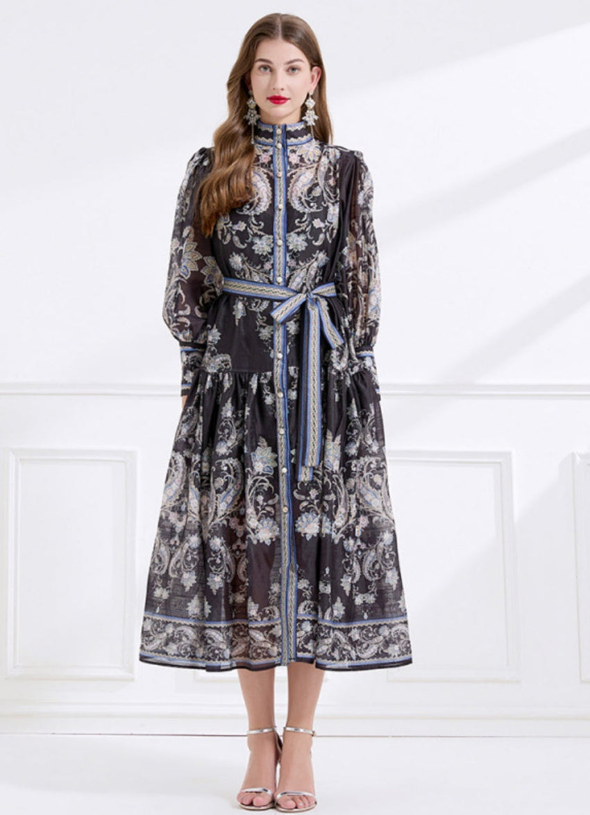 Vestido negro con azul marino midi