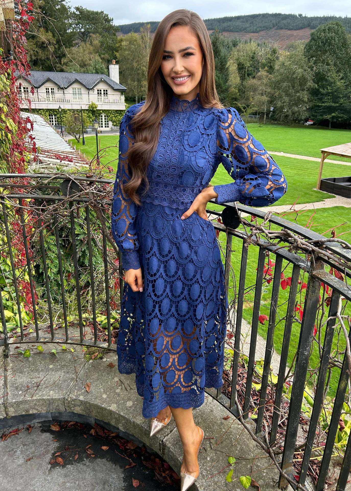 Vestido gipiur azul rey