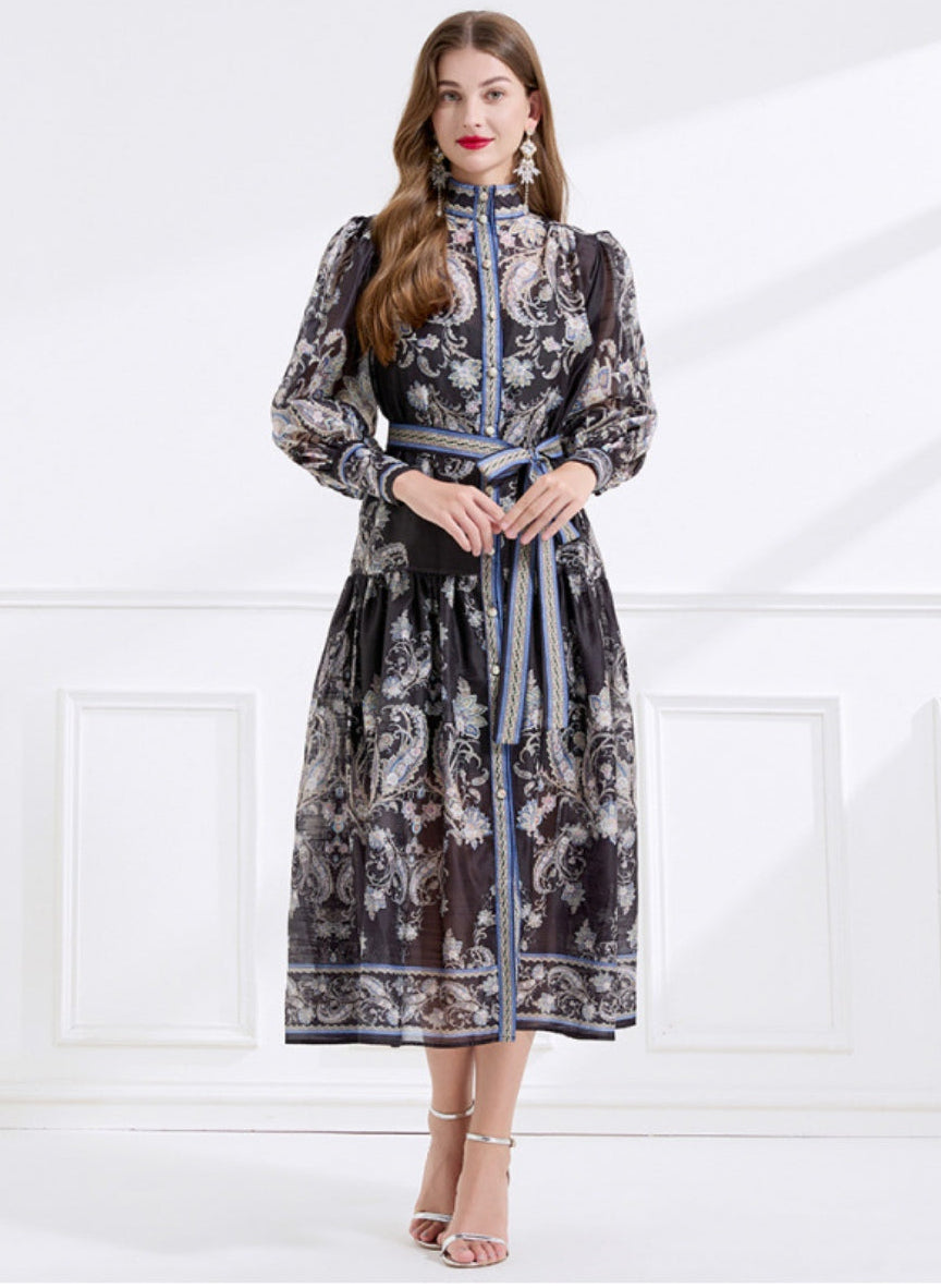 Vestido negro con azul marino midi