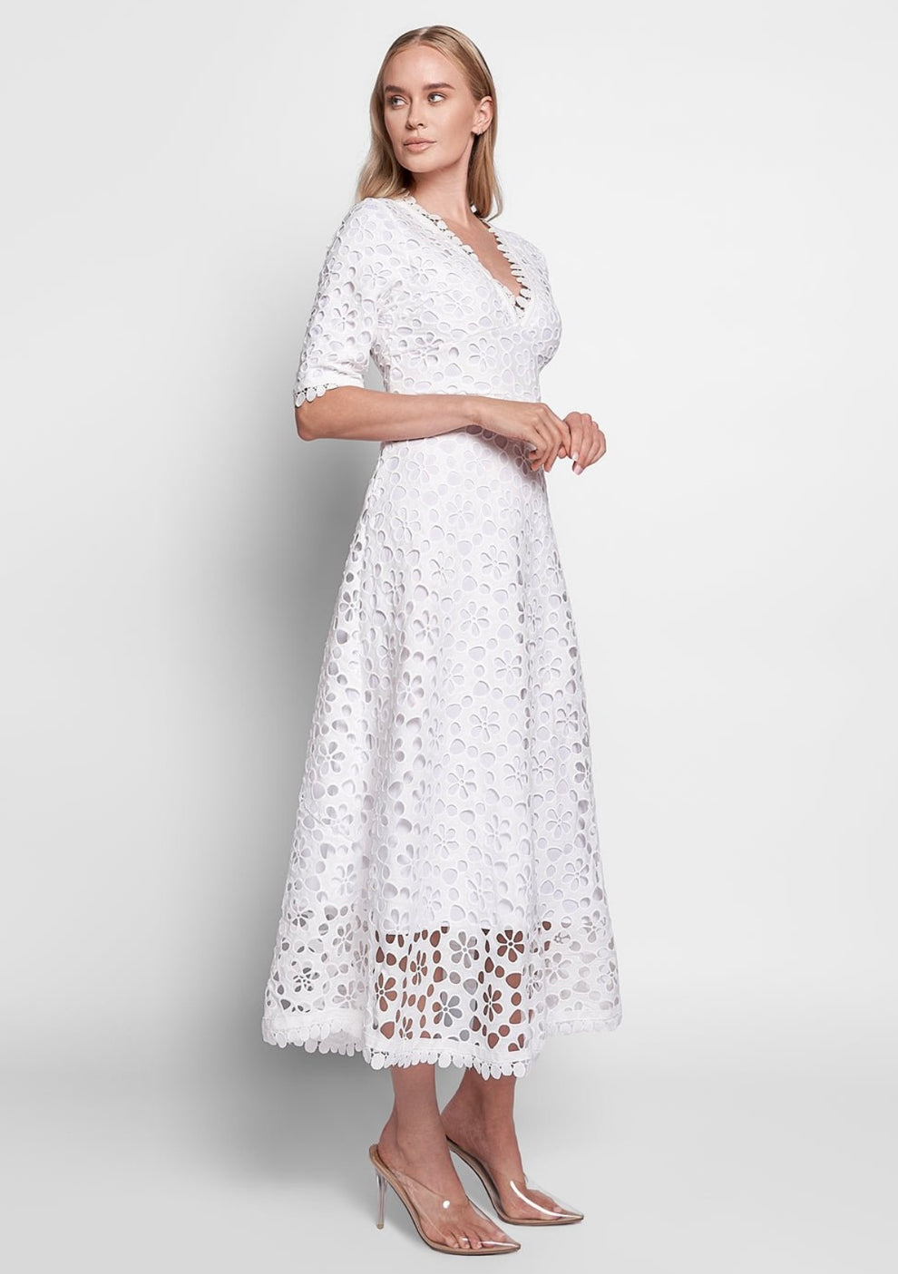 Vestido blanco, manga 3/4