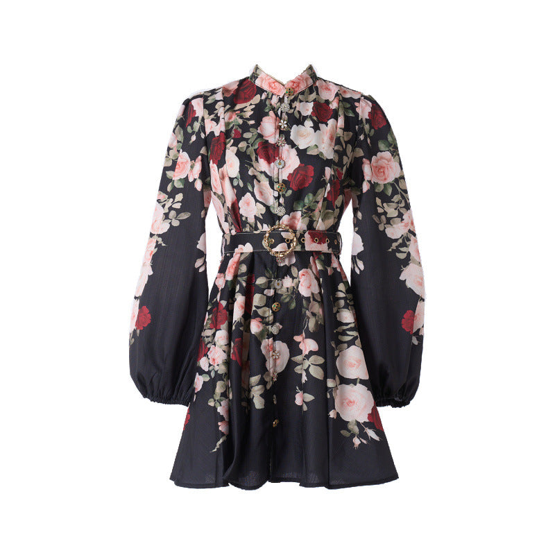 Vestido negro con flores rosas y rojas