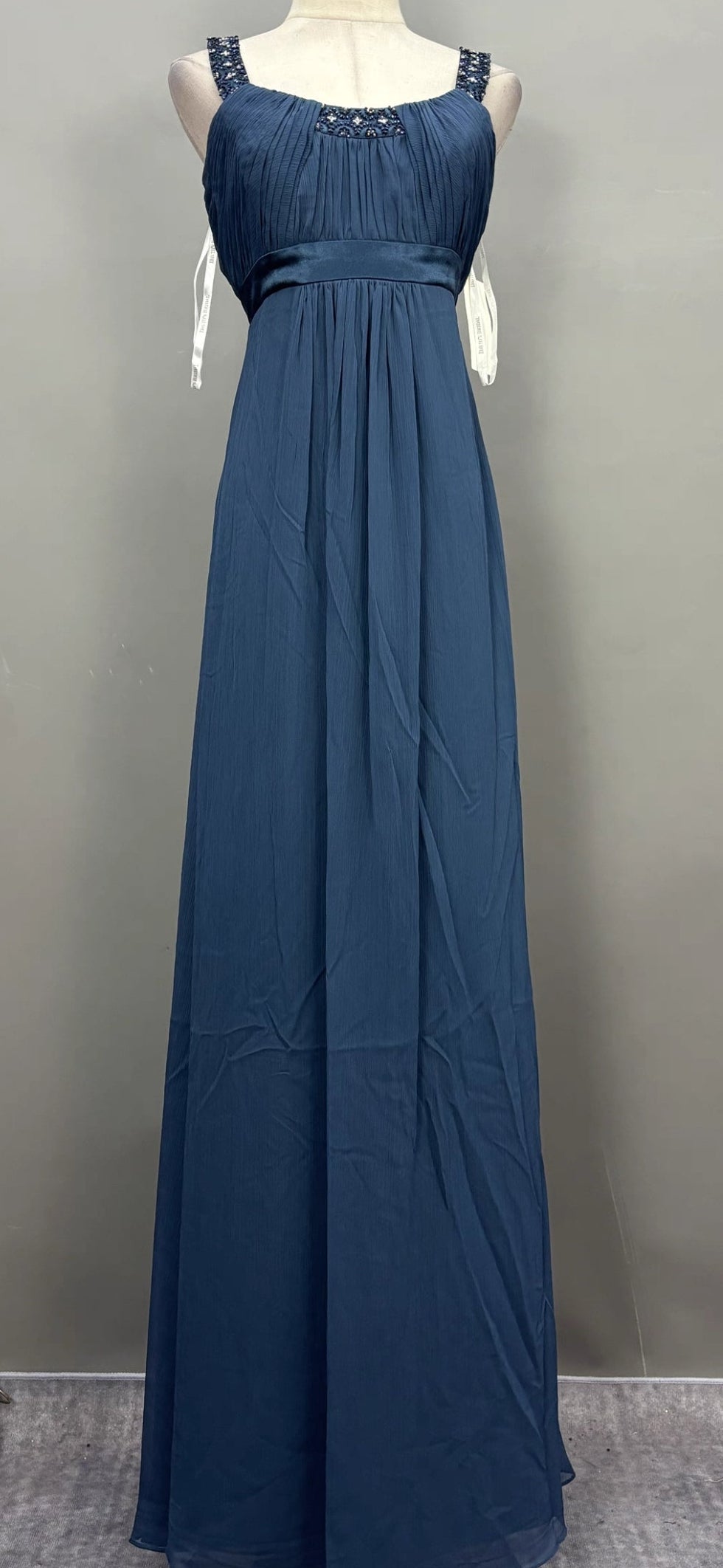 Vestido azul marino corte princesa