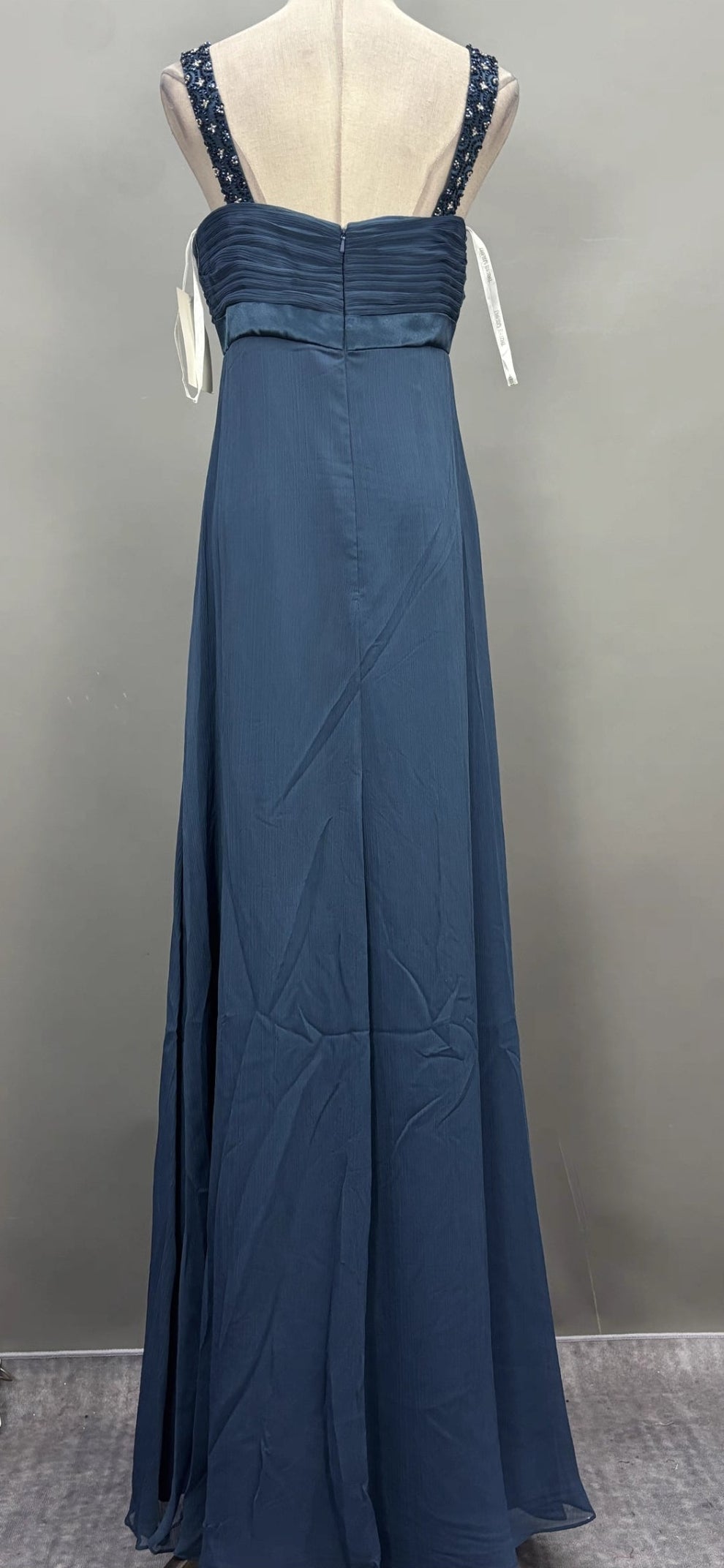 Vestido azul marino corte princesa