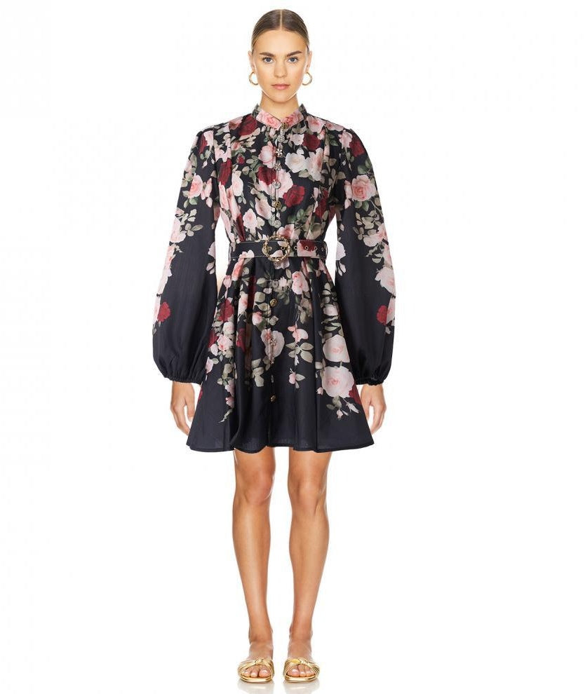 Vestido negro con flores rosas y rojas