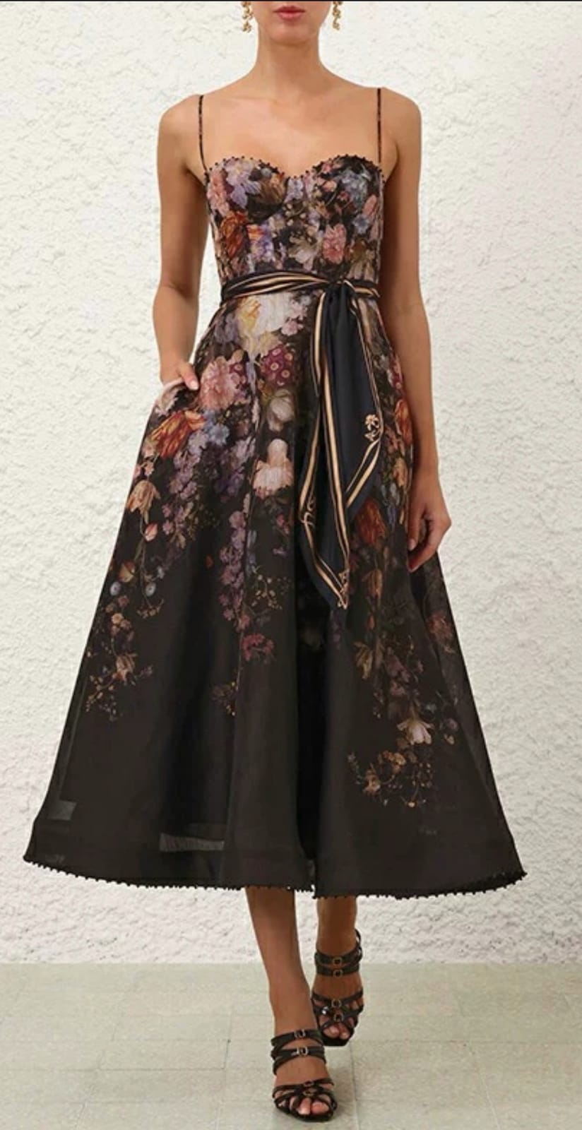 Vestido negro tirantes floreado