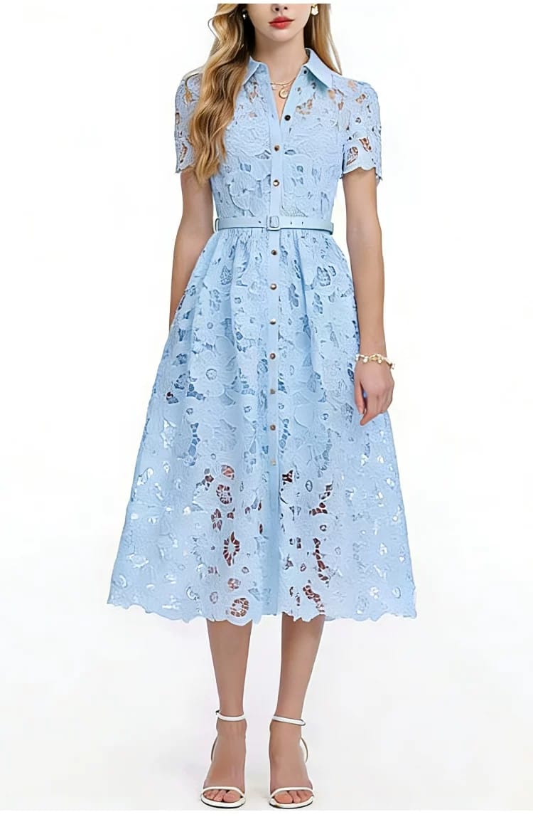 Vestido gipiur midi, manga corta, cinturón rosa, azul claro y crema