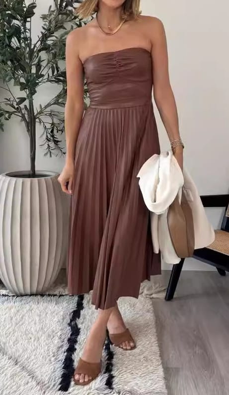 Vestido strapless midi plisado