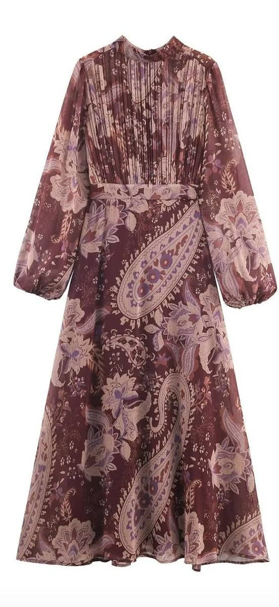 Vestido plisado tinto estampado